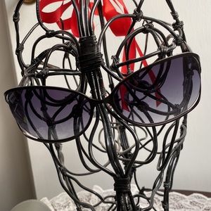 Nine West Sunglasses and glasses Case Metal frame blue lens Cat Eye Shape